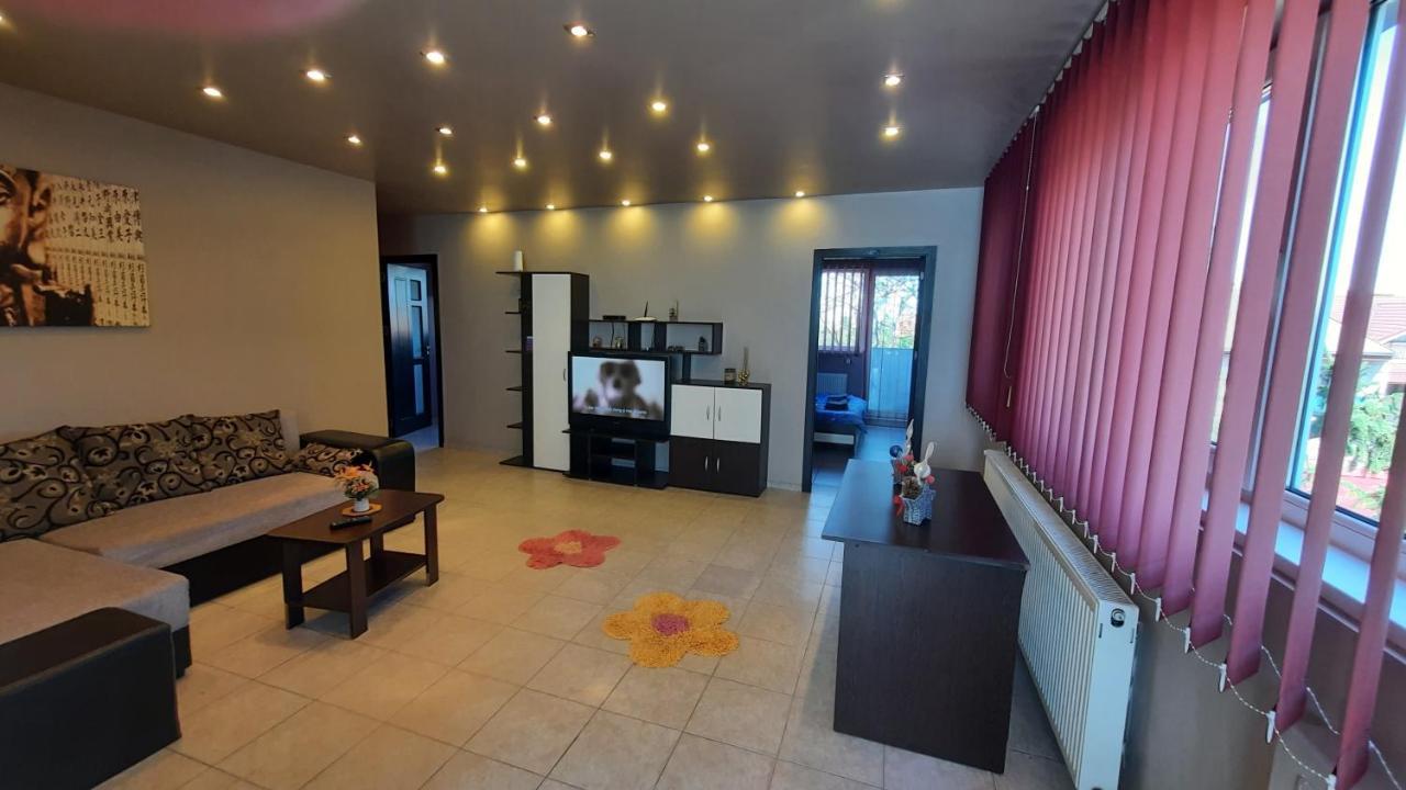 Spacious, Modern Condo In New Villa - Sleeps 6 Bucureşti Eksteriør bilde