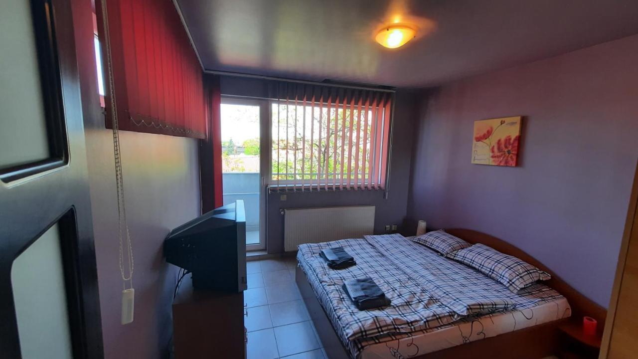 Spacious, Modern Condo In New Villa - Sleeps 6 Bucureşti Eksteriør bilde