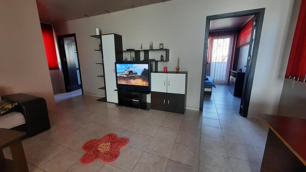 Spacious, Modern Condo In New Villa - Sleeps 6 Bucureşti Eksteriør bilde