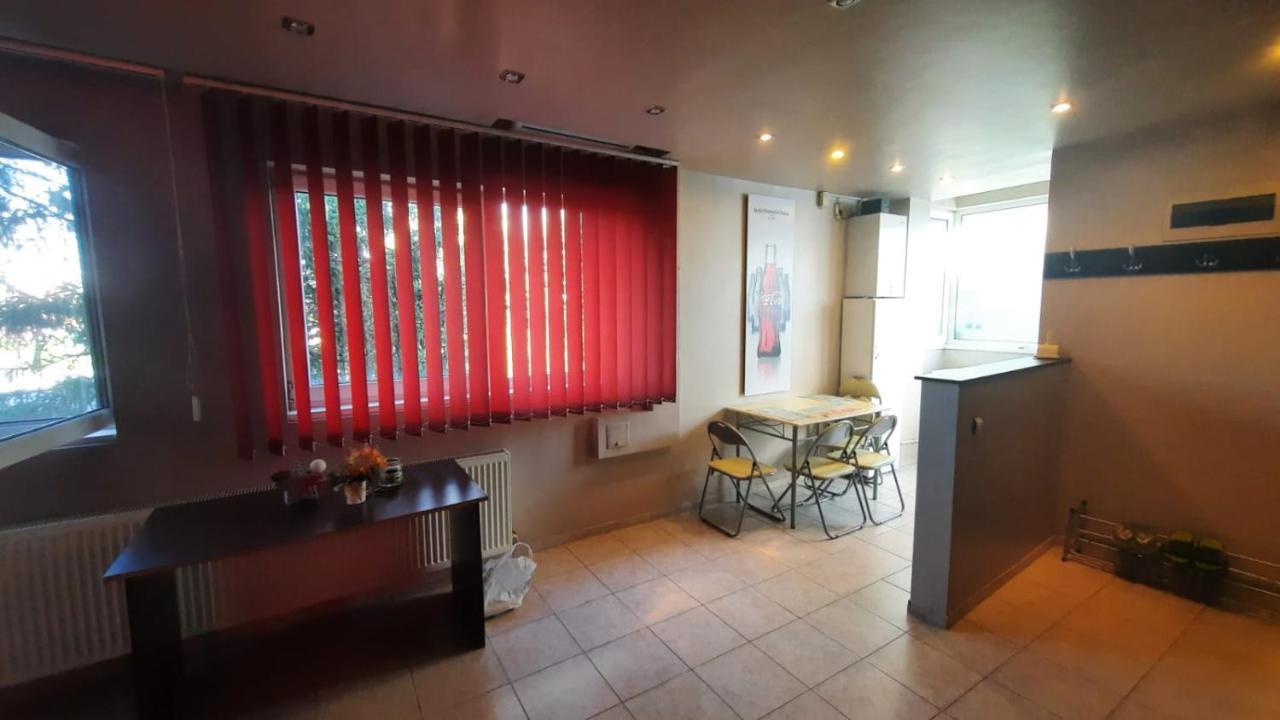 Spacious, Modern Condo In New Villa - Sleeps 6 Bucureşti Eksteriør bilde